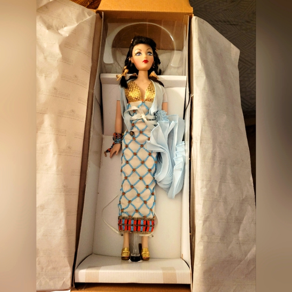 1998 Retired Gene, Daughter of the Nile. Rare.